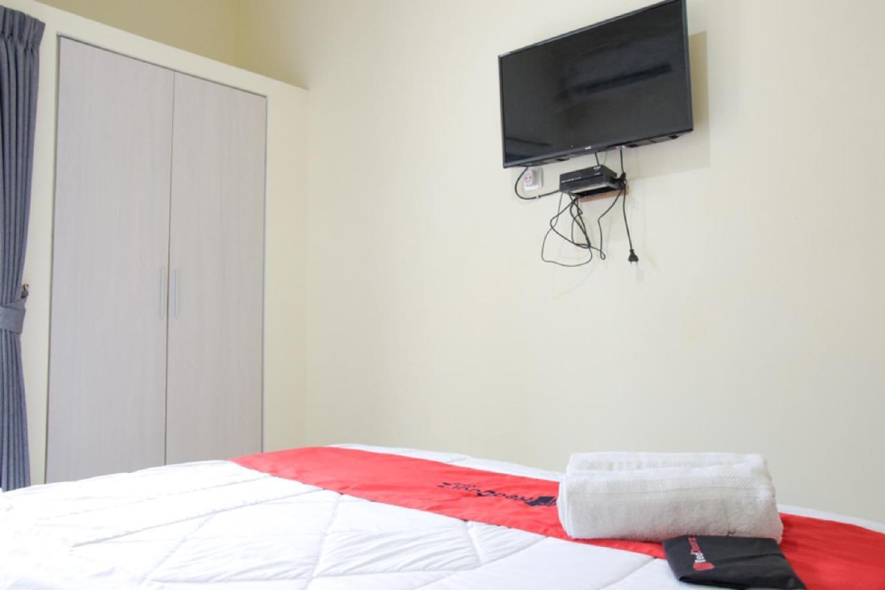RedDoorz @ Genteng Surabaya Exterior foto
